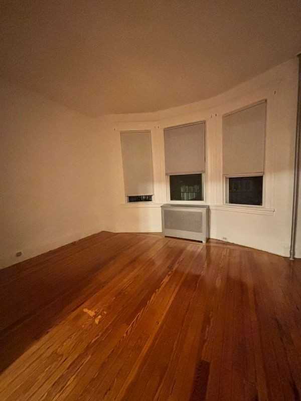 2215 Strang Ave ##1 - Photo 4 of 18