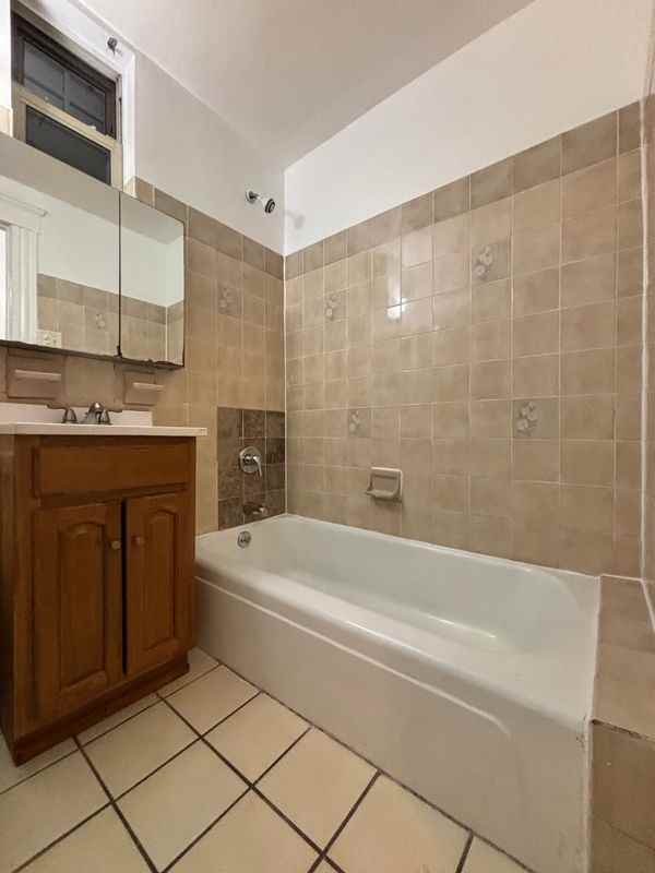 2215 Strang Ave ##1 - Photo 7 of 18
