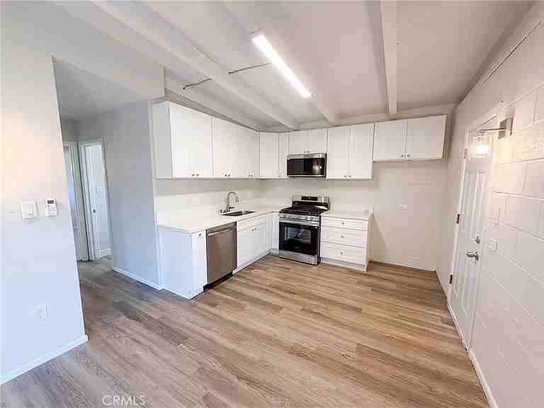 1311 Campus Avenue - Photo 2 of 9