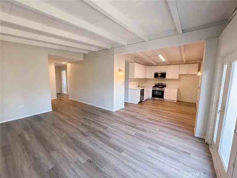 1311 Campus Avenue - Photo 3 of 9