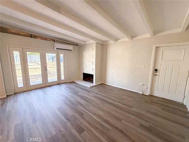 1311 Campus Avenue - Photo 5 of 9