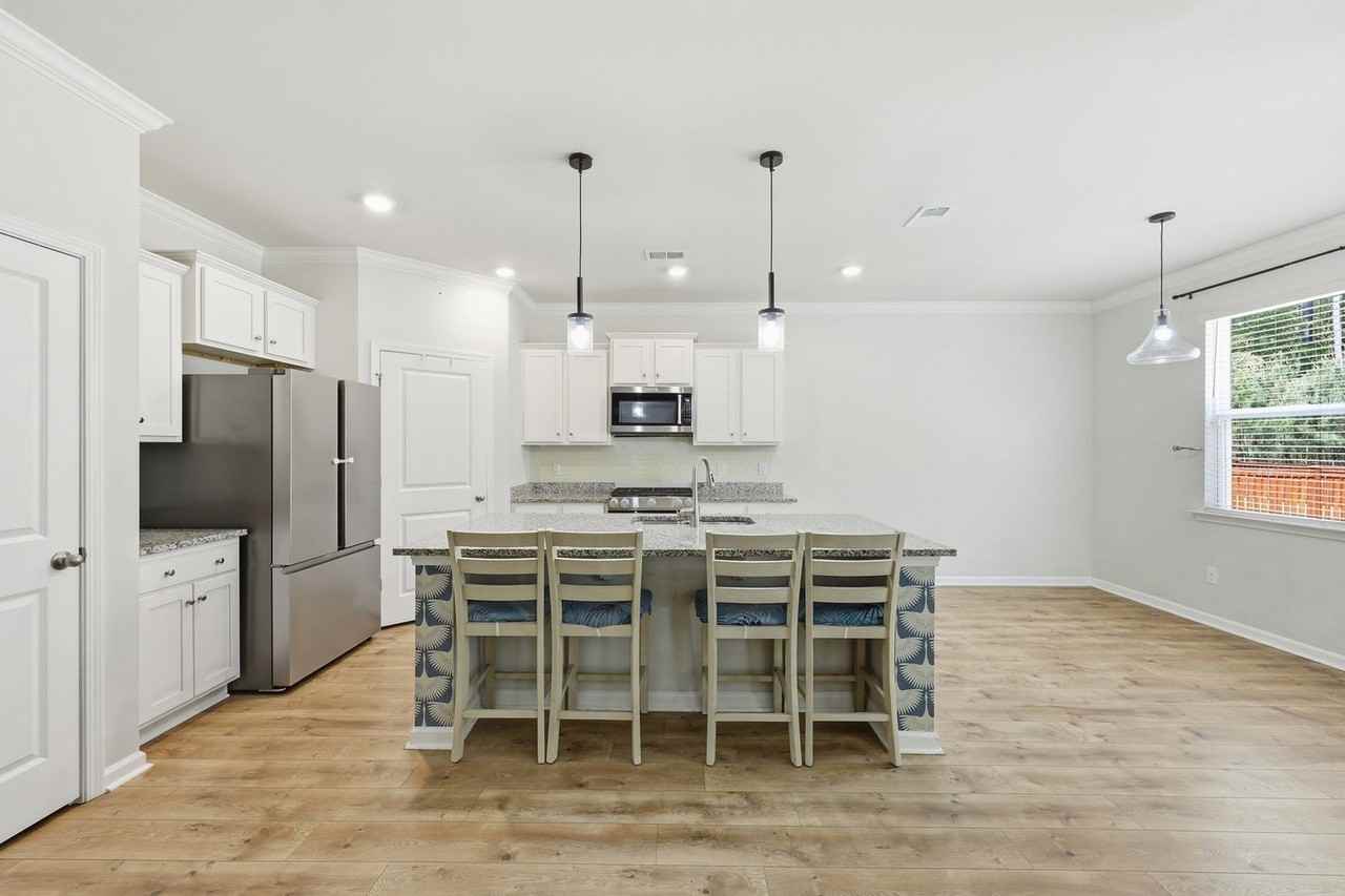 190 Cherry Grove Dr - Photo 4 of 35