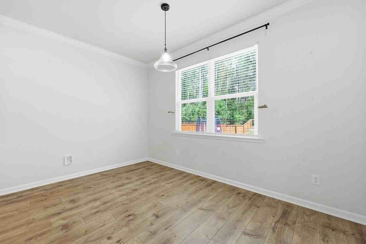 190 Cherry Grove Dr - Photo 7 of 35