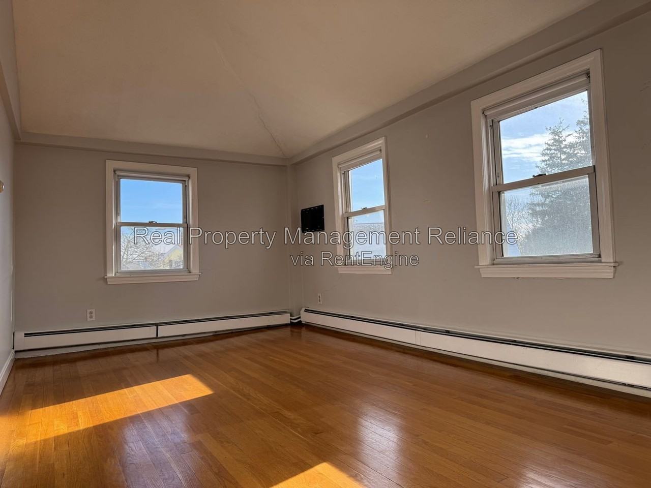 81 Cabot St #3R - Photo 4 of 7
