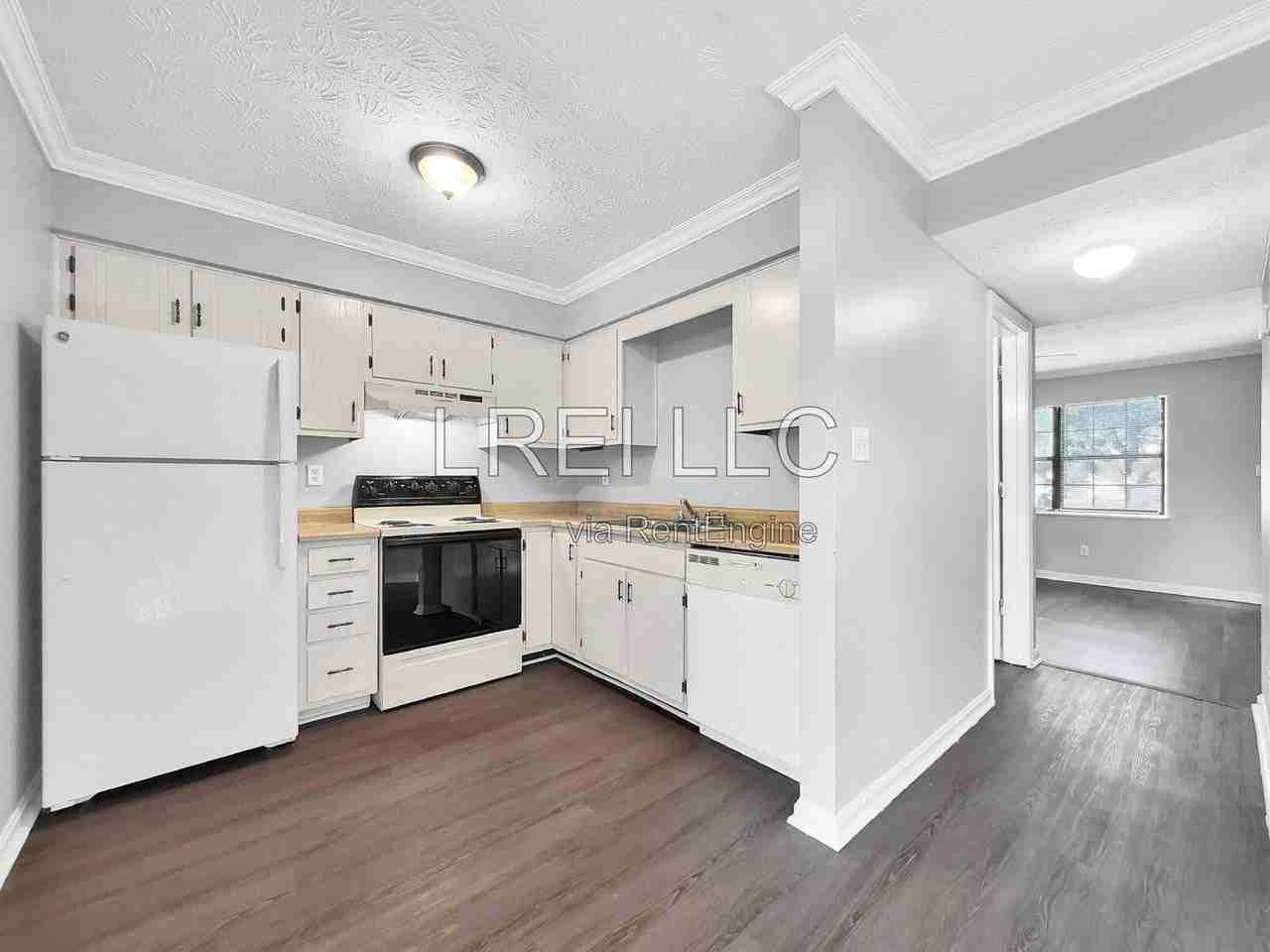 621 Westport Rd #5 - Photo 4 of 17