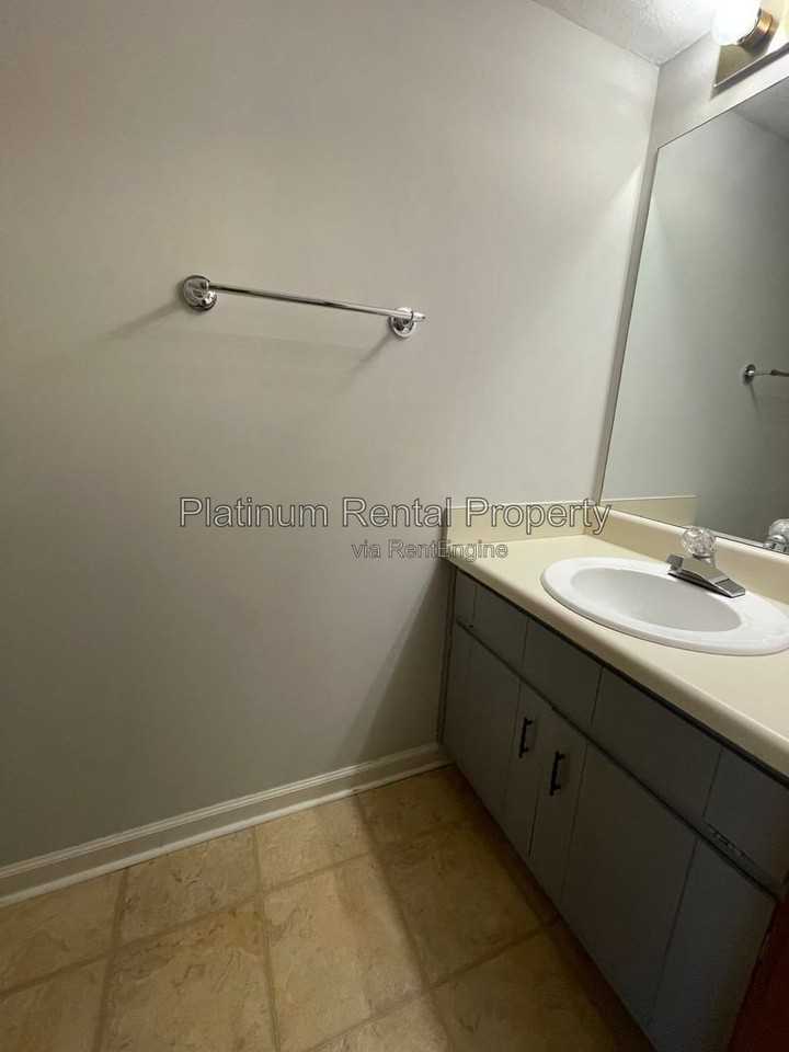 2130 Kings Gate Cir #C - Photo 5 of 35