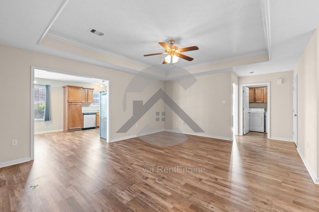 1655 Duke St - Photo 3 of 15
