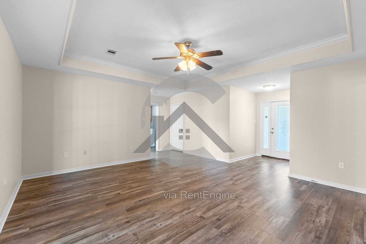 1655 Duke St - Photo 4 of 15