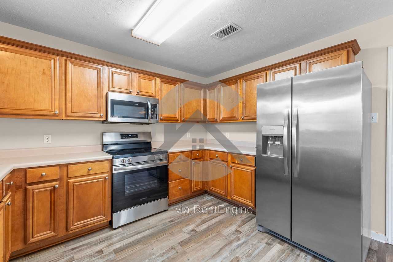 1655 Duke St - Photo 6 of 15