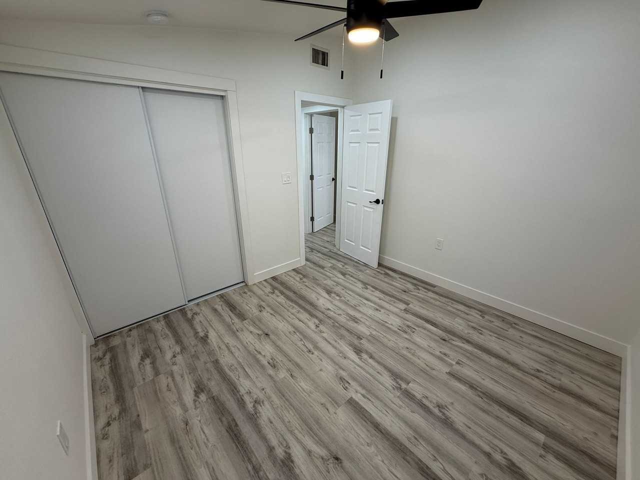 9036 Haskell St - Photo 7 of 18