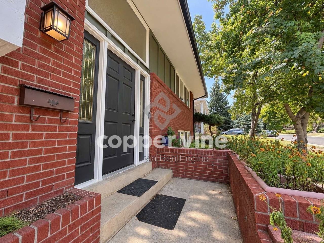 1115 Ash St - Photo 3 of 41