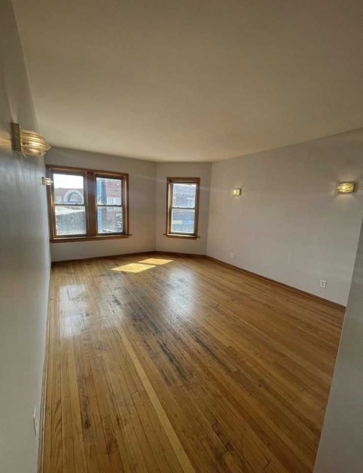 4024 W Montrose Ave #2 - Photo 5 of 9