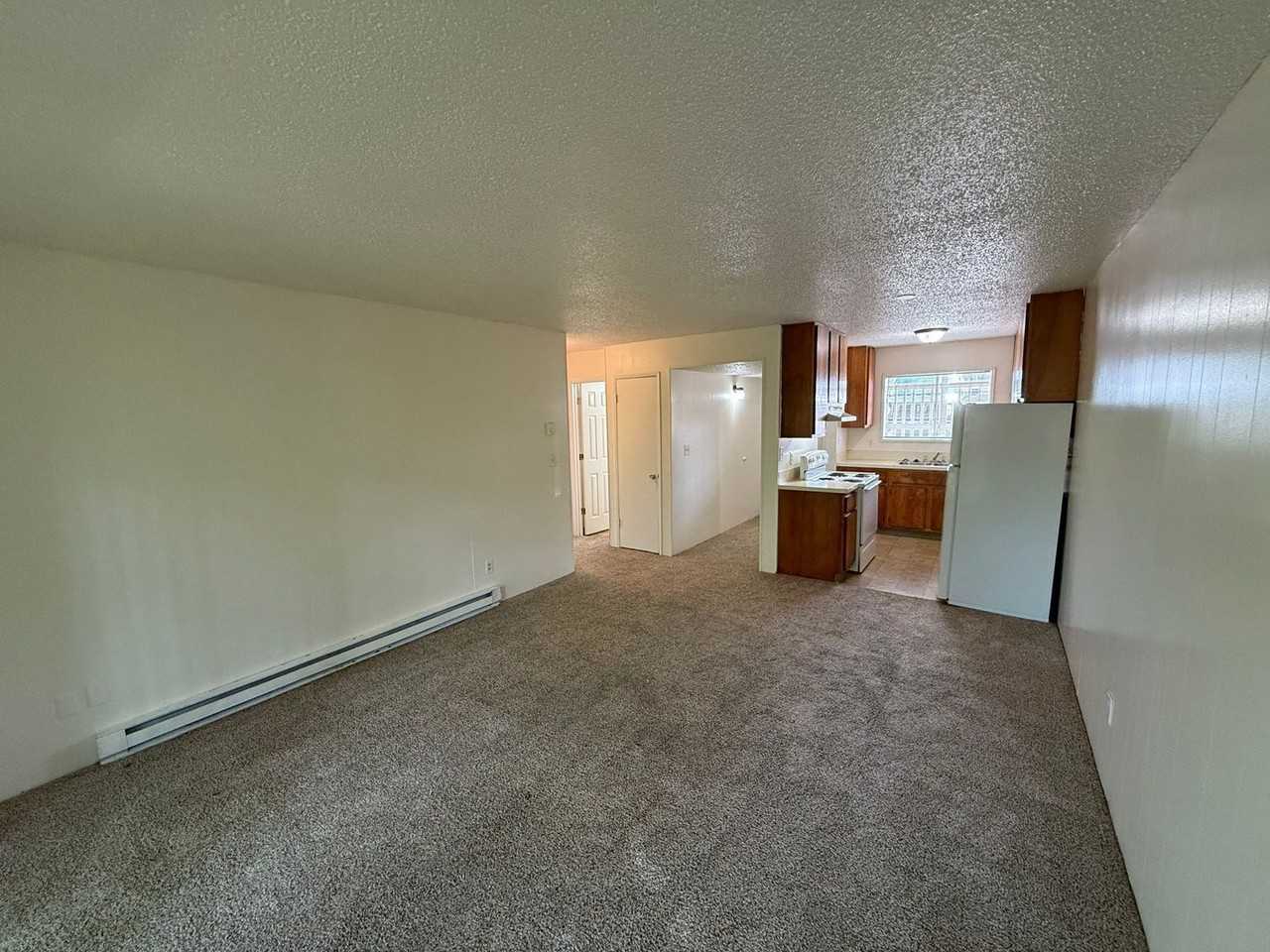 528 Sw Levens St #5 - Photo 3 of 18