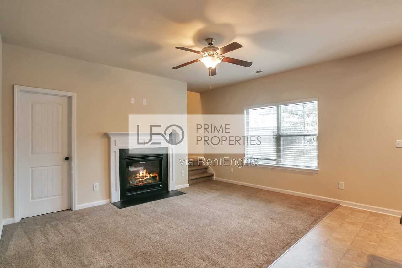 2513 Shropshire Pl - Photo 3 of 25