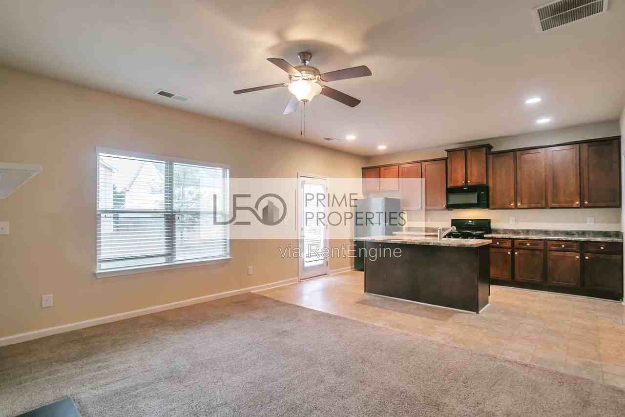2513 Shropshire Pl - Photo 5 of 25