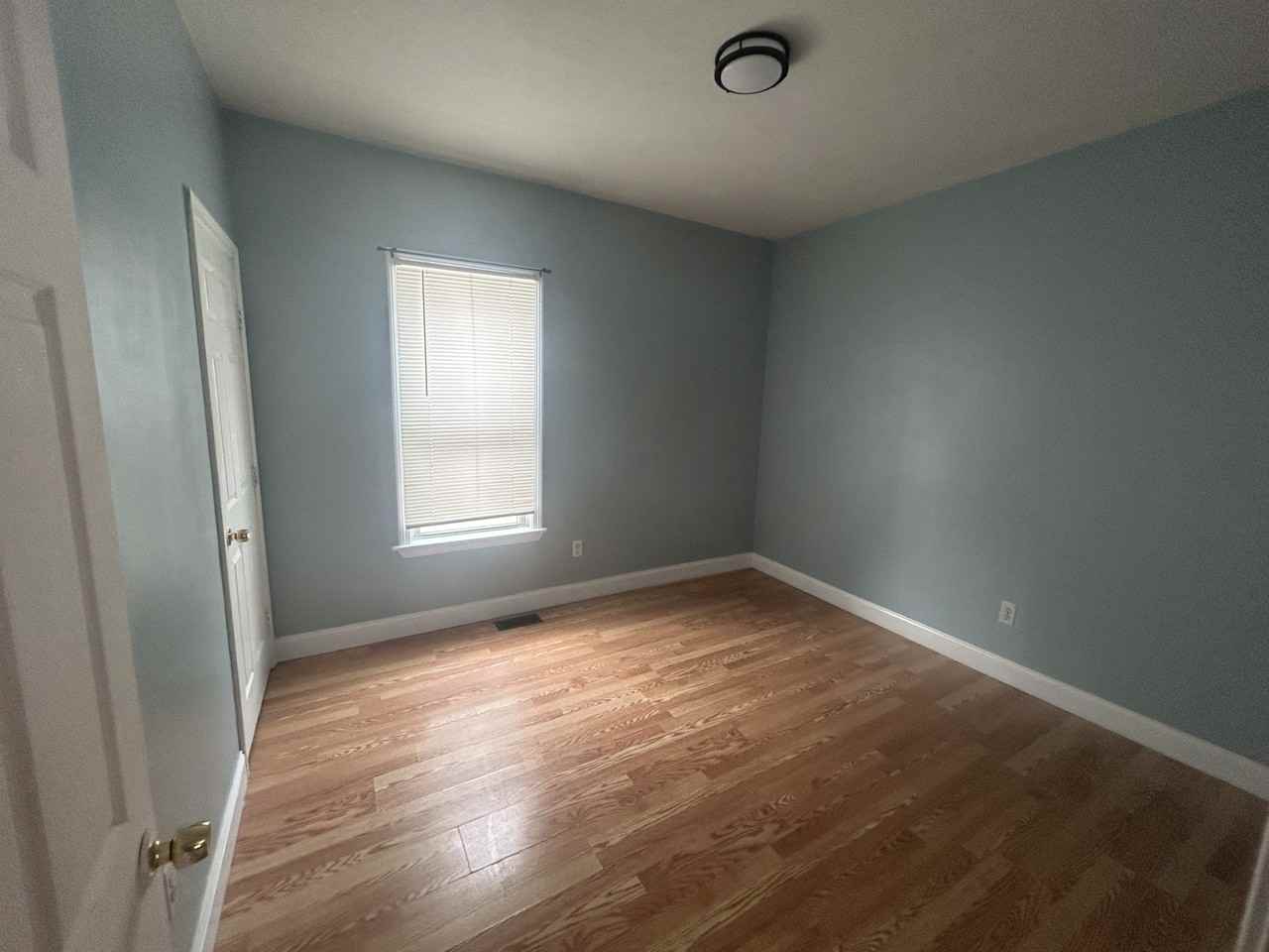 84 Forest Ave #1 - Photo 4 of 7