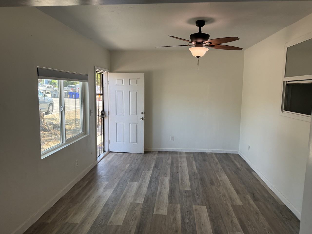 901 Hillcrest Pl #2 - Photo 2 of 11