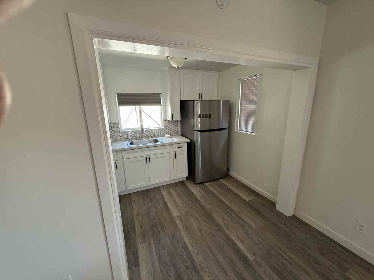 901 Hillcrest Pl #2 - Photo 4 of 11