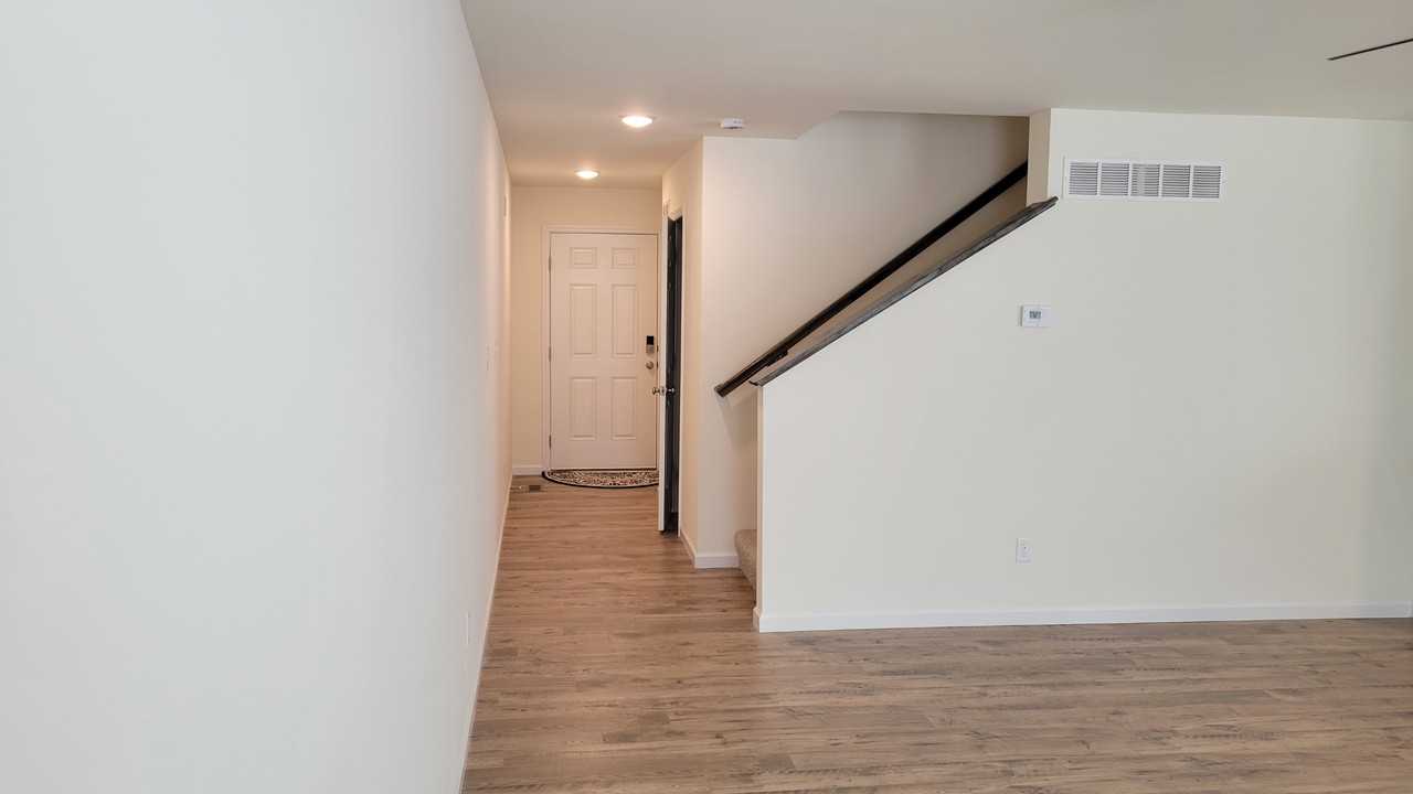 20 Fairmount Grove Dr - Photo 2 of 46
