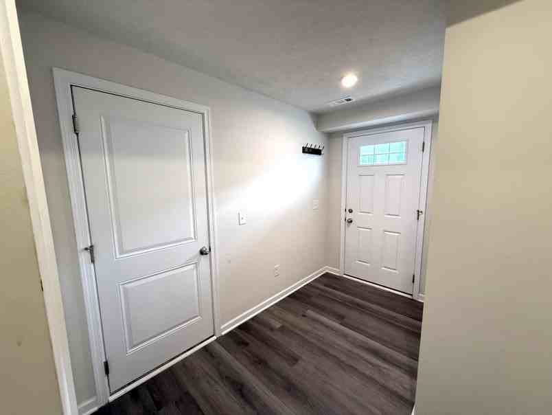 114 Slate Ridge Dr #1 - Photo 3 of 27
