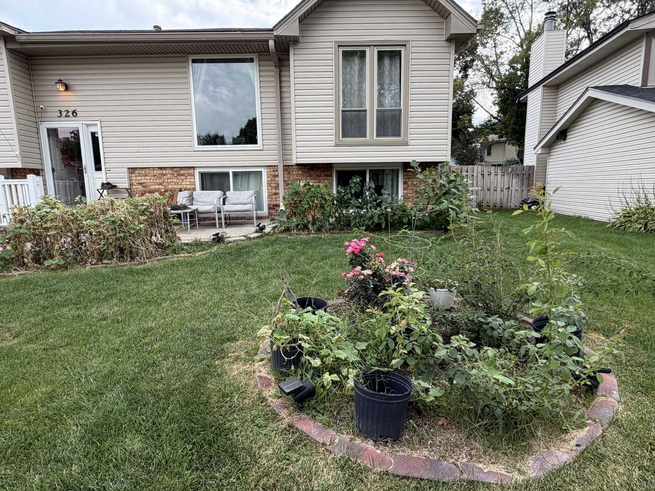 326 S 154th St #NA - Photo 2 of 31