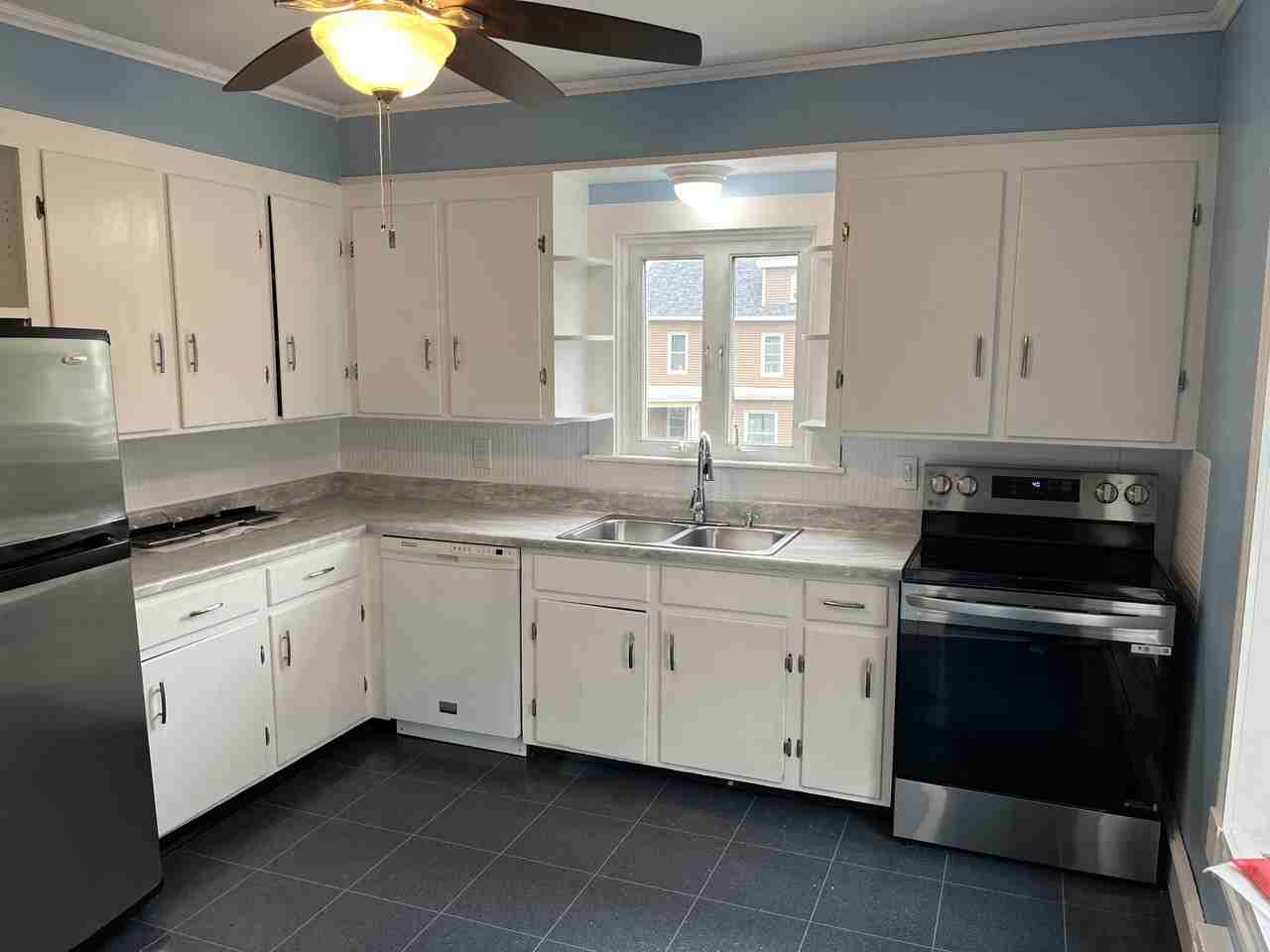61 Hoyt Ave #2 - Photo 6 of 8