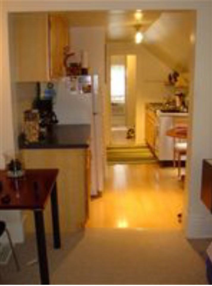 247 Charles Ave Se #3 - Photo 4 of 22