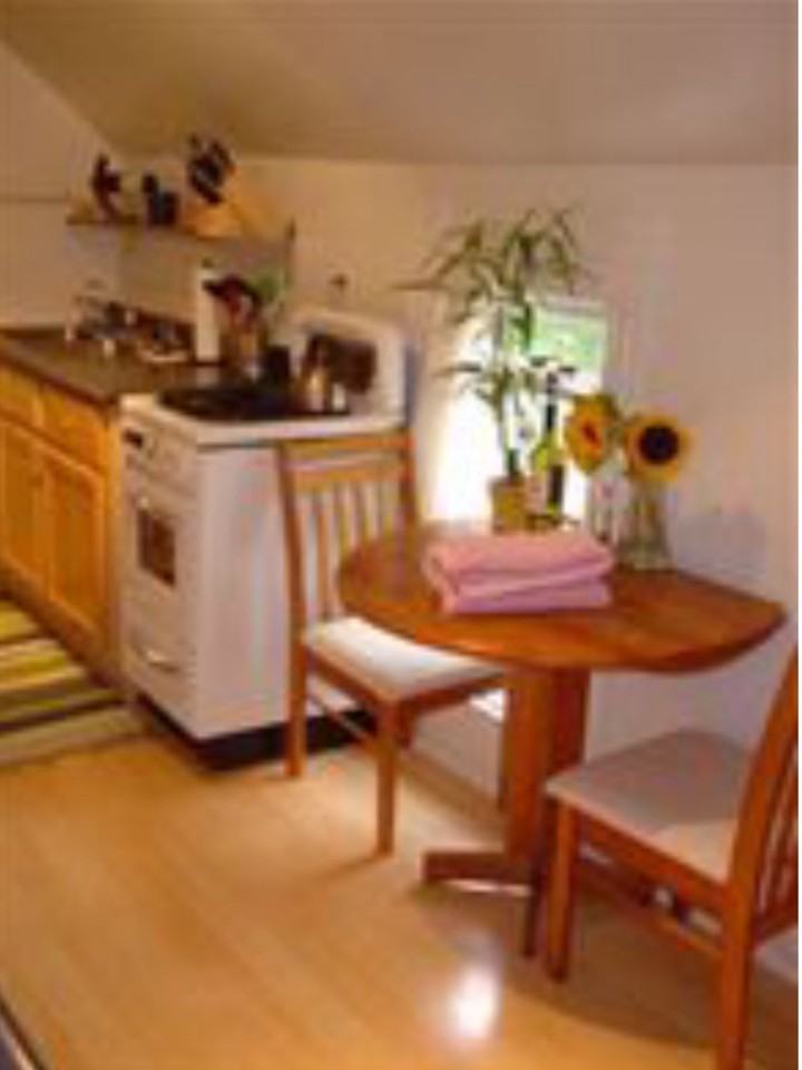 247 Charles Ave Se #3 - Photo 5 of 22