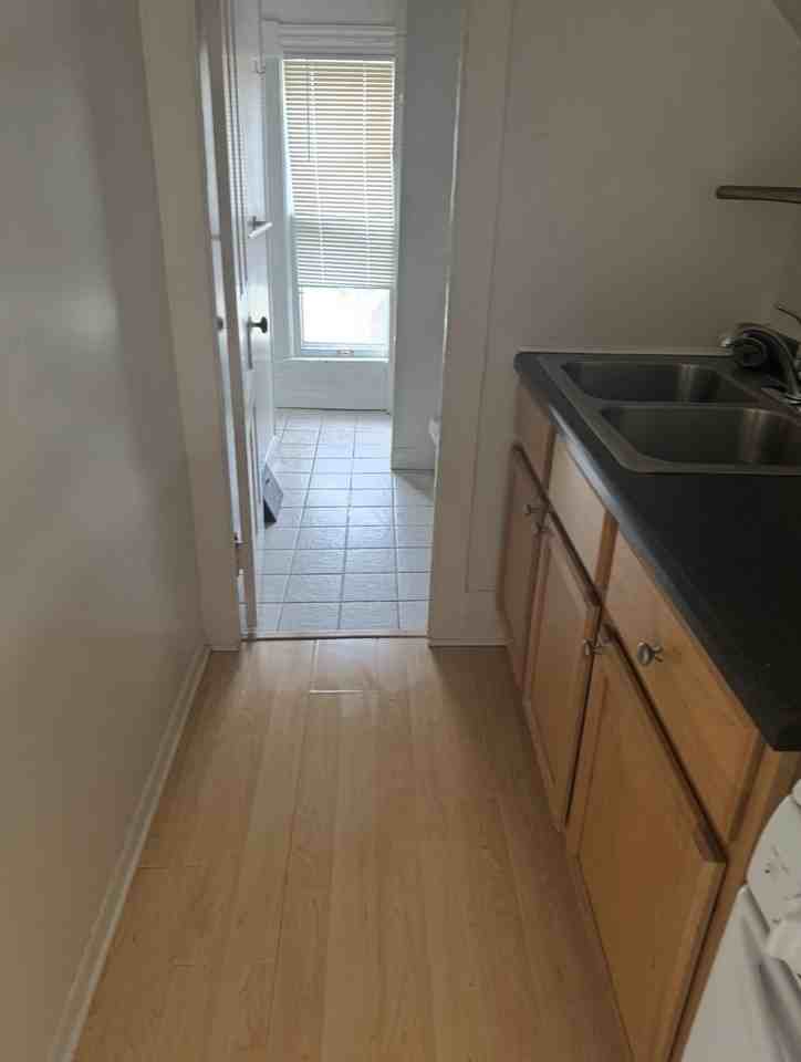 247 Charles Ave Se #3 - Photo 7 of 22