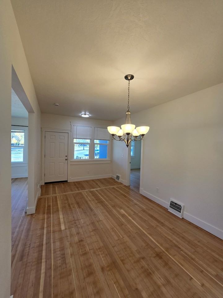 122 2nd Ave N #122 - Photo 4 of 20