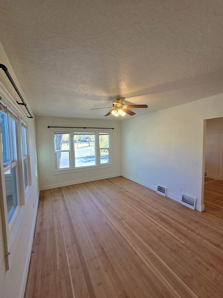 122 2nd Ave N #122 - Photo 6 of 20