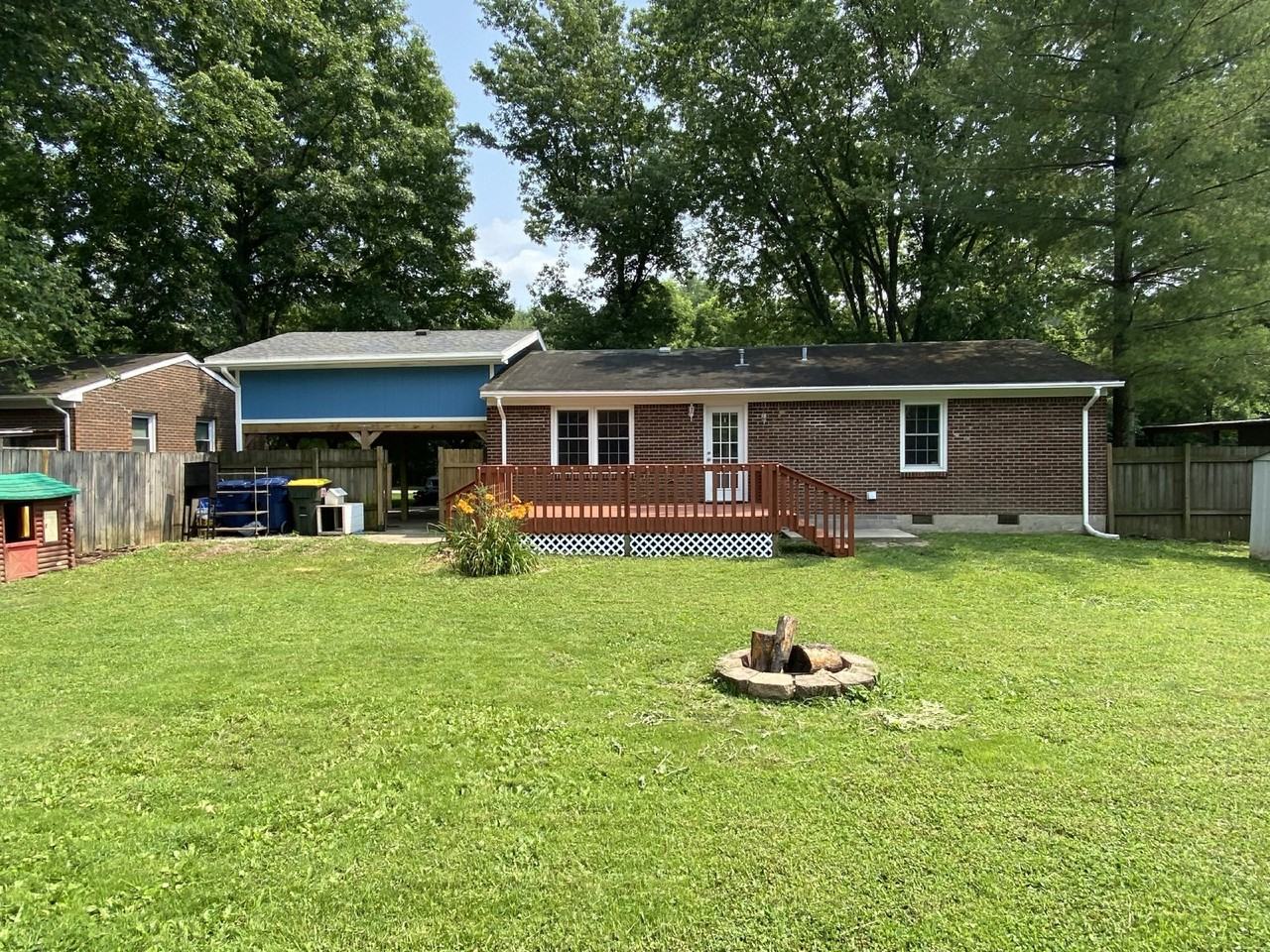 1015 W Moody Ln - Photo 2 of 11