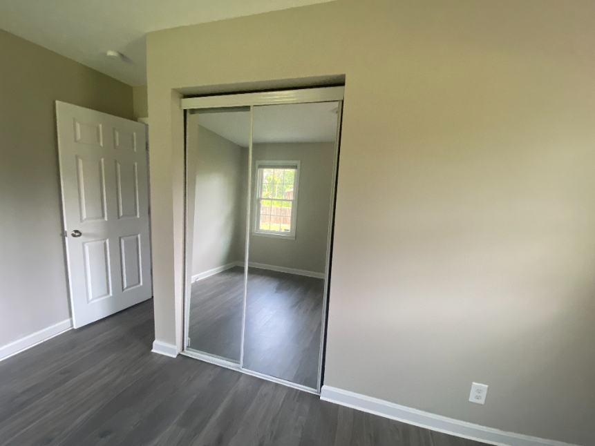 1015 W Moody Ln - Photo 7 of 11