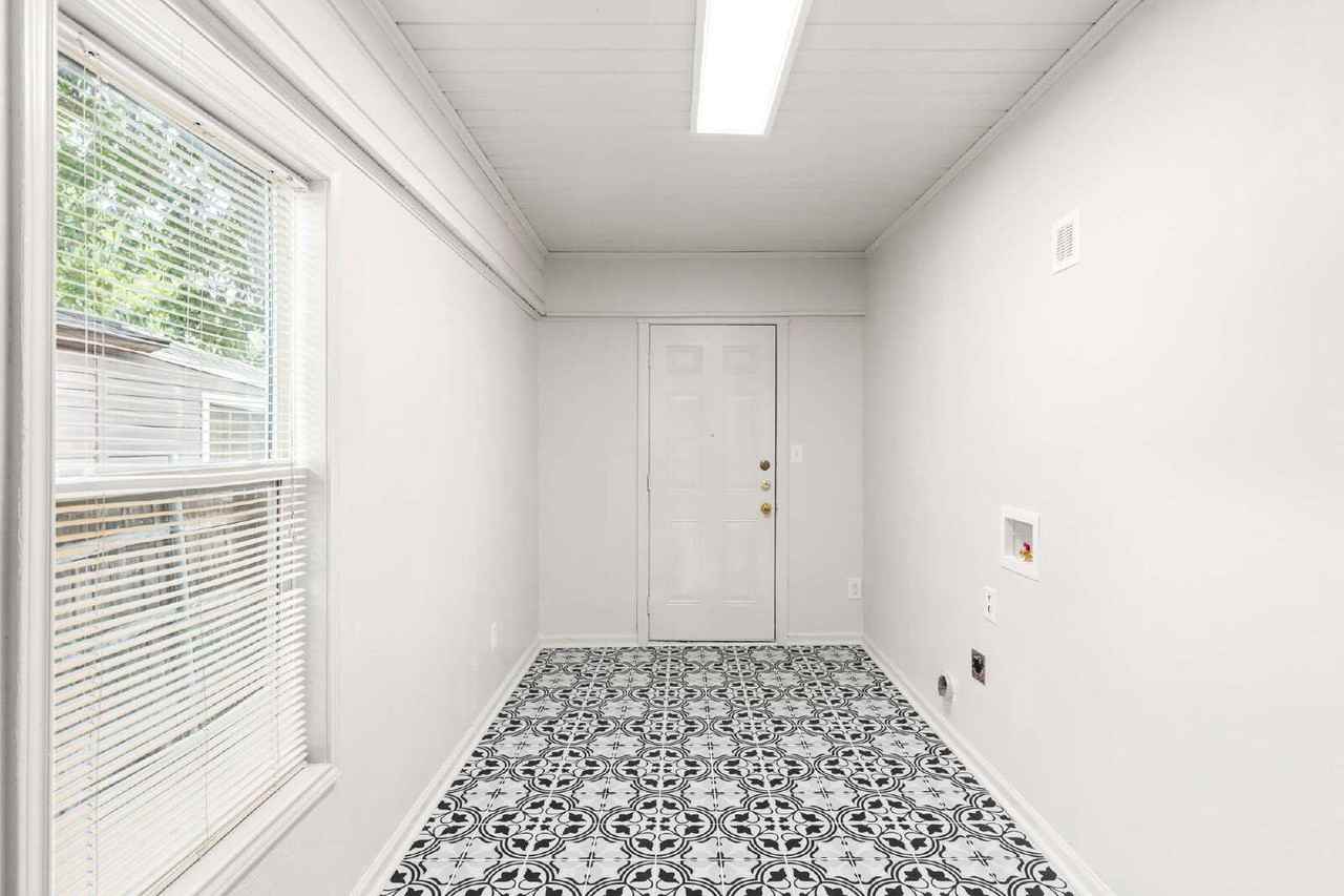 2636 Alexander Ave - Photo 5 of 11