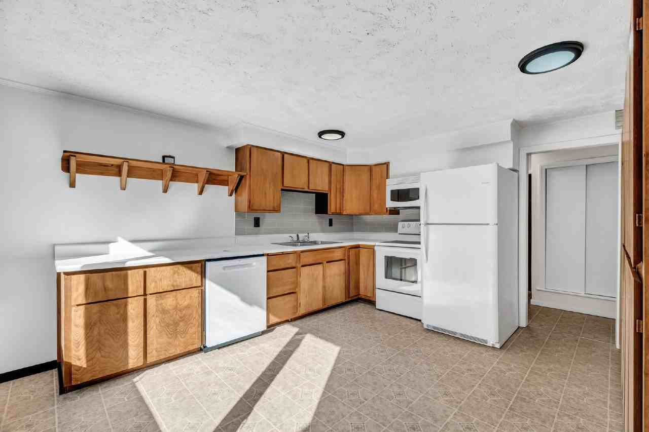 235 Finson Rd - Photo 4 of 50