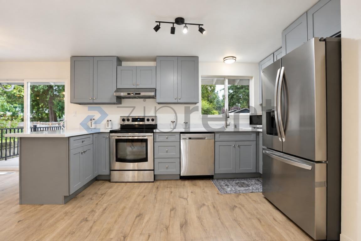 6046 Ne 204th St - Photo 5 of 27