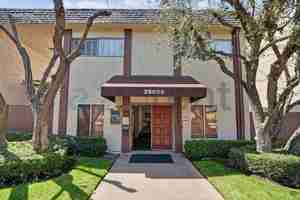 featured image of 25925 Narbonne Ave #3