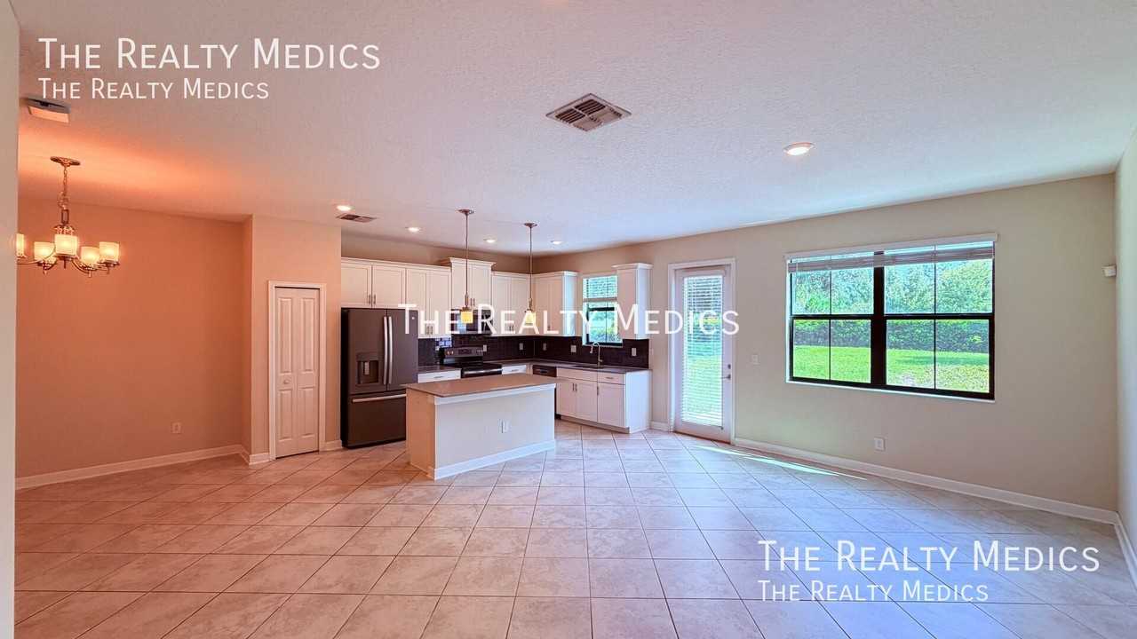 11516 Whistling Pine Way - Photo 3 of 36