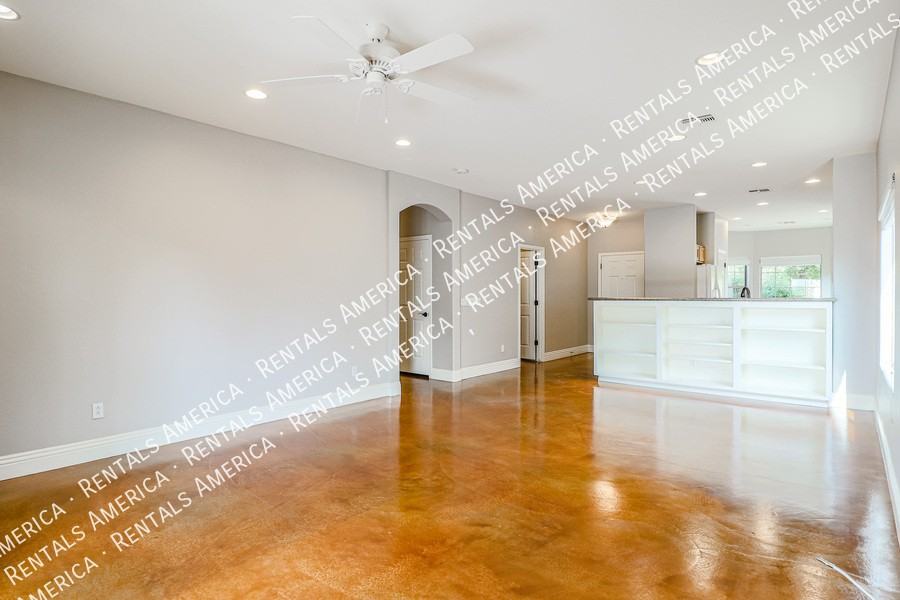 33620 N 26th Ave - Photo 5 of 30