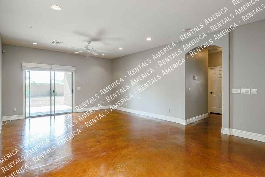 33620 N 26th Ave - Photo 6 of 30