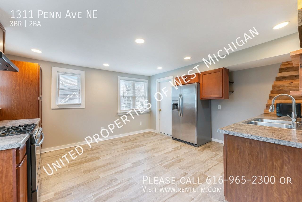 1311 Penn Ave Ne - Photo 2 of 20