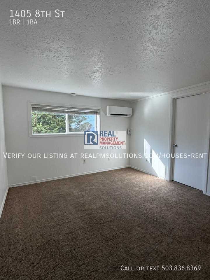 1405 8th St - Photo 5 of 35