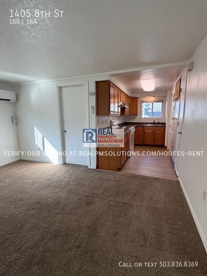 1405 8th St - Photo 6 of 35
