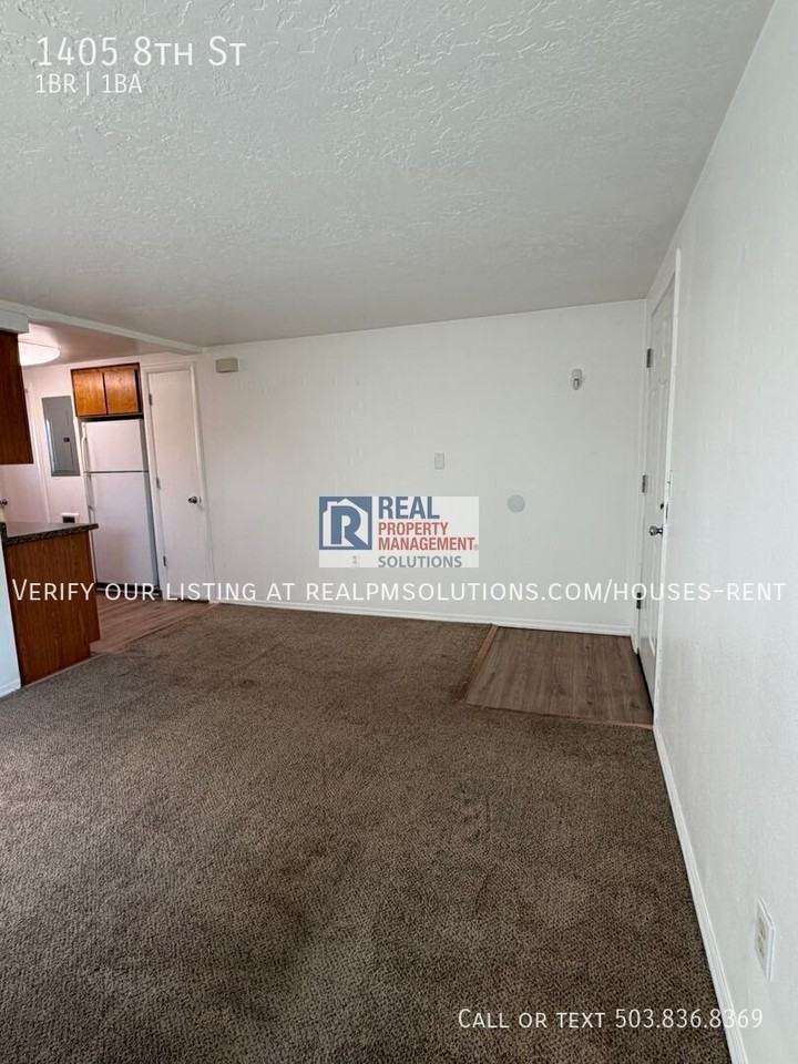 1405 8th St - Photo 7 of 35