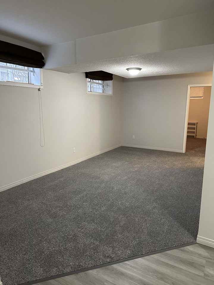 7453 83 Ave Nw - Photo 5 of 12