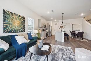 624 Hewlett Aly #9-624 - Photo 1 of 1