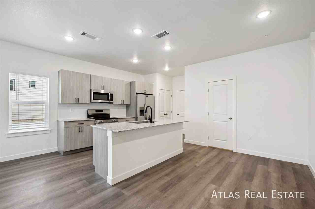 624 Hewlett Aly #9-624 - Photo 4 of 50