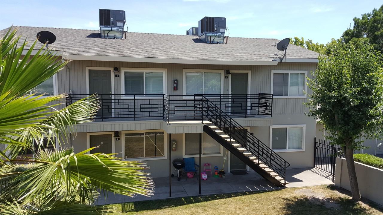3126 College Ave #B - Photo 2 of 5
