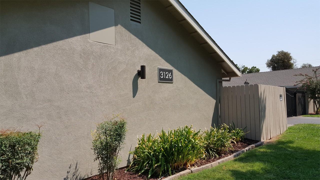 3126 College Ave #B - Photo 3 of 5