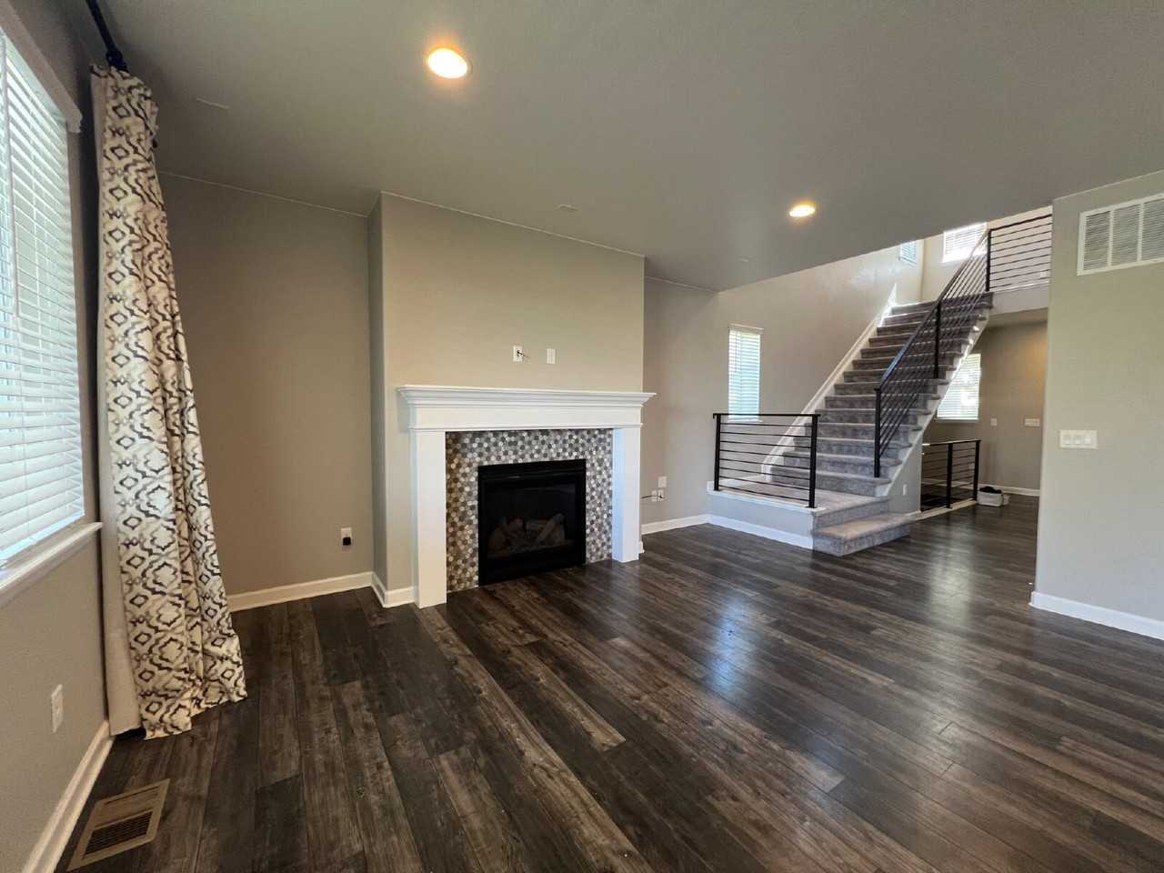 4541 Prairie River Ct - Photo 5 of 39